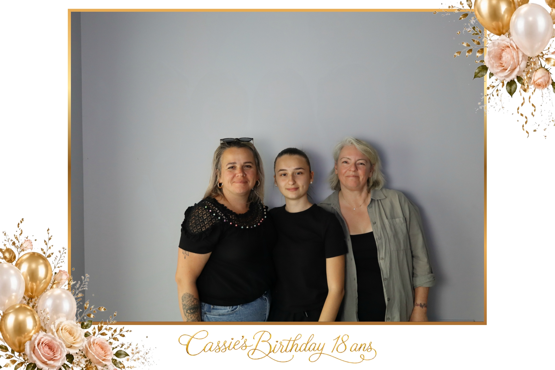Photo souvenir de l’anniversaire des 18 ans de Cassie avec photobooth en Moselle